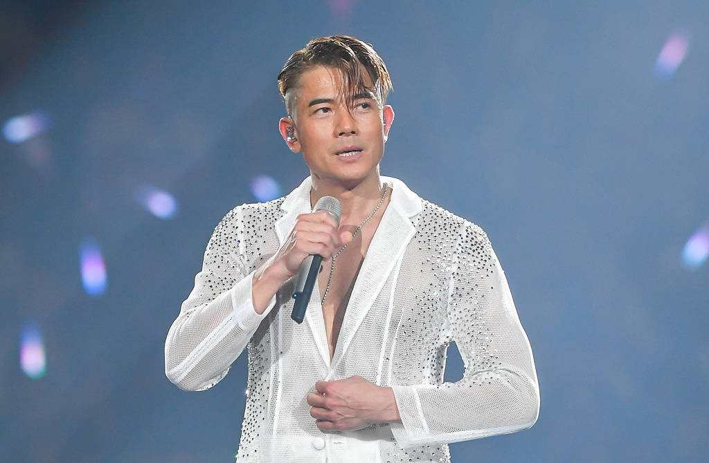 58岁香港男星郭富城出道38年，经典歌曲《对你爱不完》红遍全亚洲，郭富城