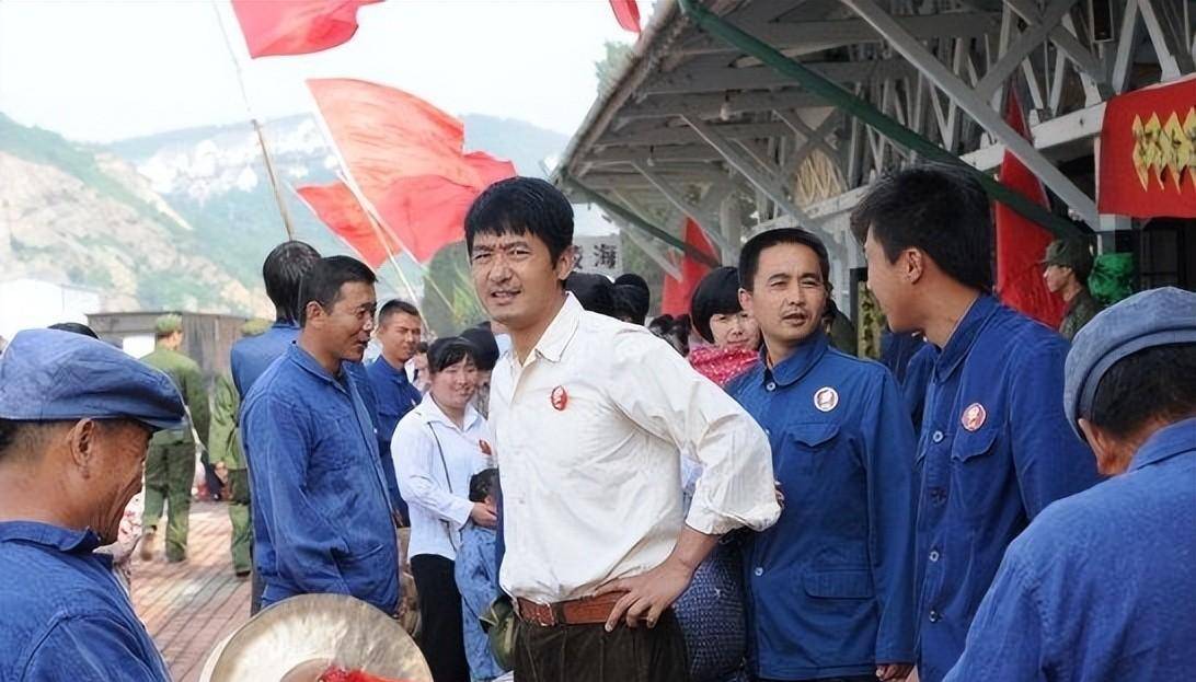 年代剧《工人大院》口碑炸了,打了多少资方的脸,吴越又赌对了