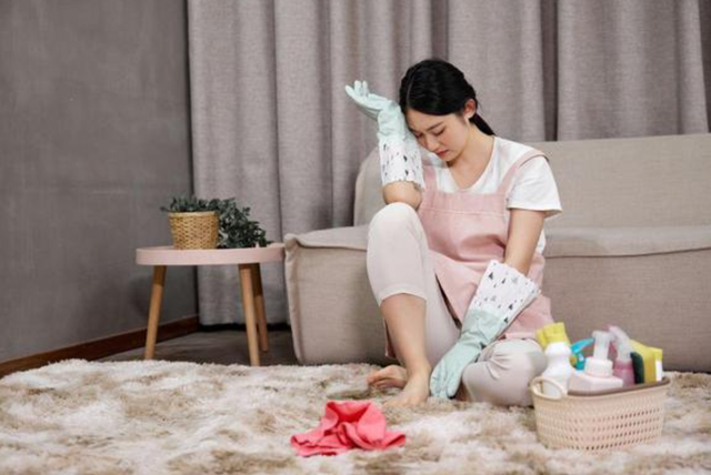 无偿的劳动，女性每天3到6小时的家务时间