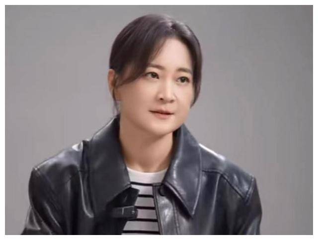 原创张小斐感谢贾玲，票房破百亿华语女演员第三。
