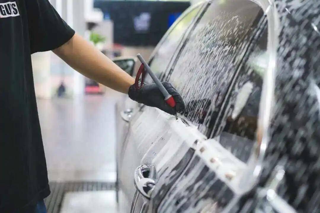 原创空调“流出的水”比空调还值钱，可惜多数人都倒掉了，真是可惜