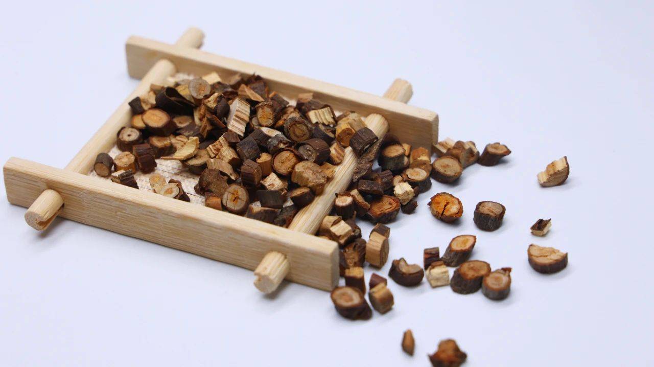 。而在具体的施治上，以下这2个经典药方，或有极好的疗效。1.桂枝茯苓丸