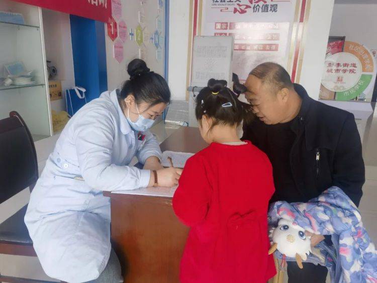 KAIYUN网页 开云com六送六进六提升 ▏“党旗飘扬 送医到家” 滨州市妇幼保健院开展健康义诊活动(图4)