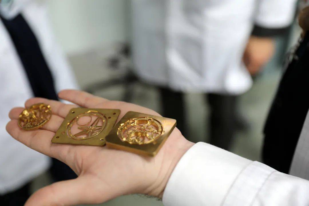 ����������ɵ���,Ϊʲô�����޽ܶű�?���������߱�����Ƚ���