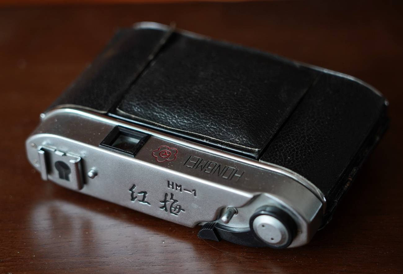 百台老相机赠送（22）：红梅120折叠相机，送给剑川古城竹君府