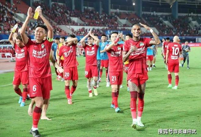 中国足球是该有的没有，不该有的全都有，“缺”与“不缺“，也是弄颠倒劈叉了