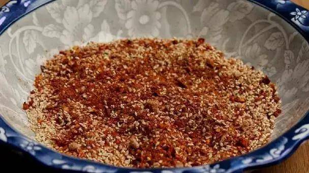 皮皮虾：澳门管家婆一肖一码100精准-尝鲜首选，东北大拉皮，经典美食回味无穷！