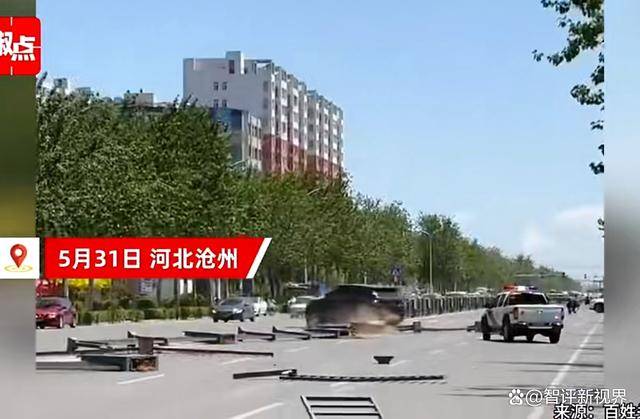 原创男子驾路虎车当街疯狂乱撞