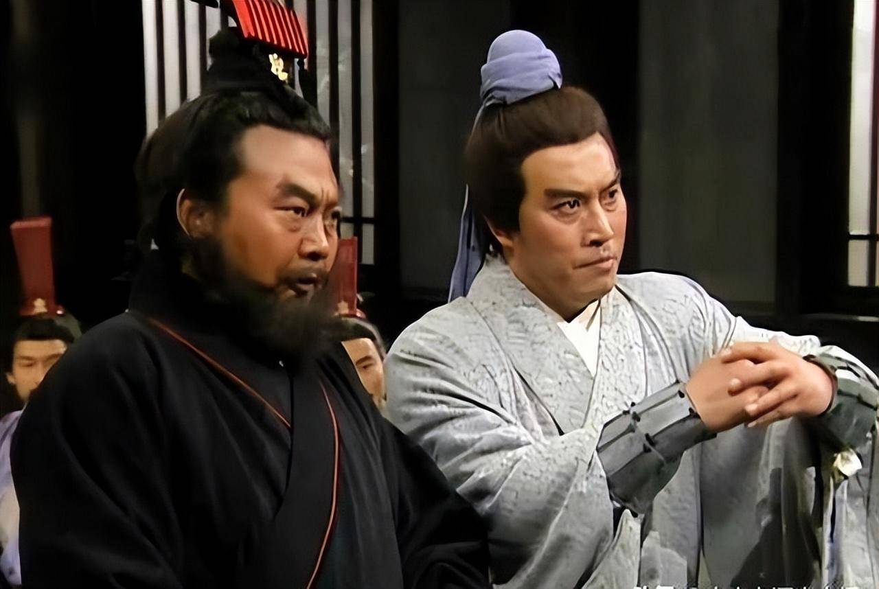 原创张飞比吕布厉害的证据在哪？在演义和正史中，很轻松就找到了五个