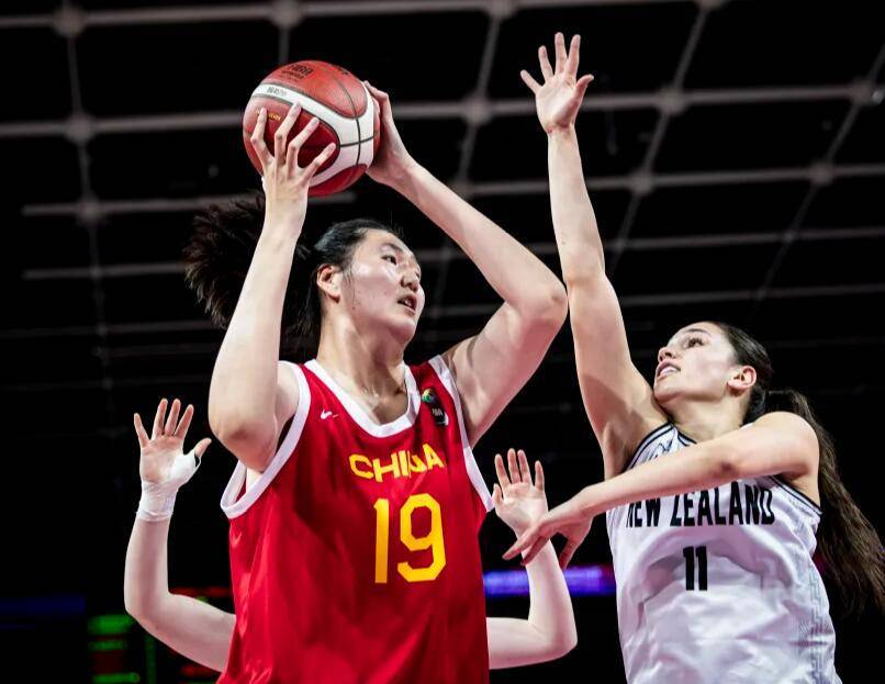 张子宇22分钟砍36分13篮板 中国U18女篮胜新西兰