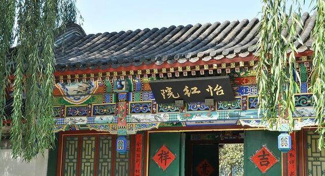 为什么在红楼梦中宝玉的怡红院像迷宫一般？因为三个重要的意义