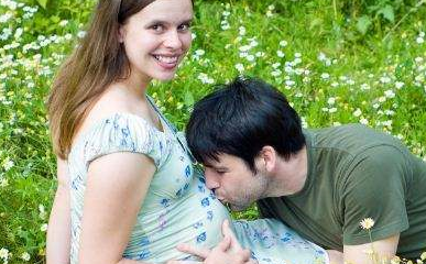 怀孕期间，孕妇坚持做4件事情，宝宝出生后又白又嫩，颜值高！