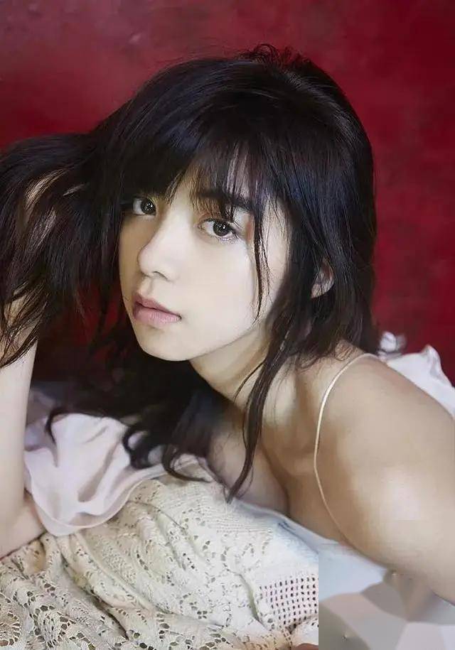 原创爆款!池田写真曝光：这女神尤物的挺拔身姿,让人瞬间沦陷!