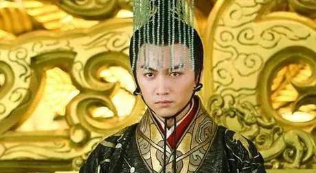 汉成帝时期外戚为什么能够迅速崛起，并最终实现代汉呢？