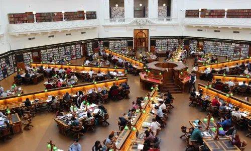 10岁学英语晚不晚？揭秘孩子语言学习的最佳时机