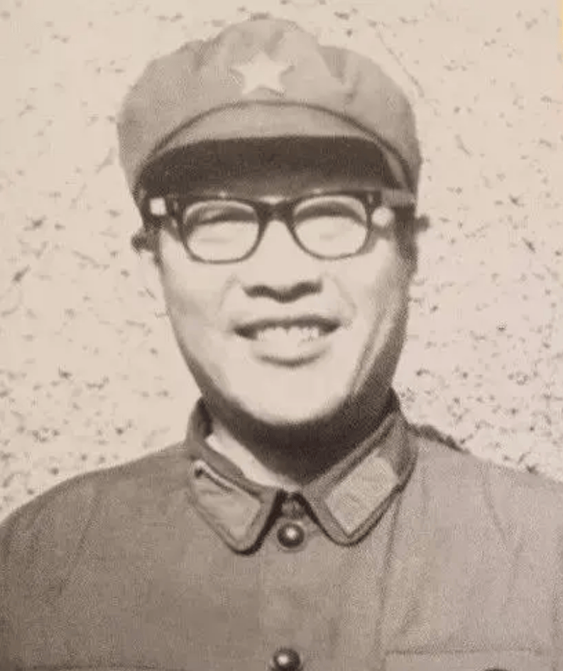 演员李力：参加过革命工作，是田华王心刚的领导，擅演各种小人物