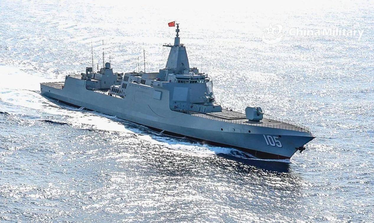 原创突发！中日关系要大变？一架日本专机降落台岛，首相突然宣布辞职
