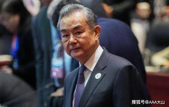 原创中国又一邻国政变？官方火速辟谣，不能让中国贵客，冒着危险来