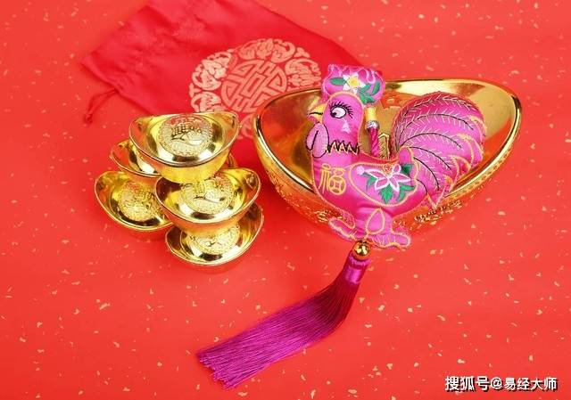 酉鸡送福，九月财神到，十月贵人来，十一月喜气盈门！
