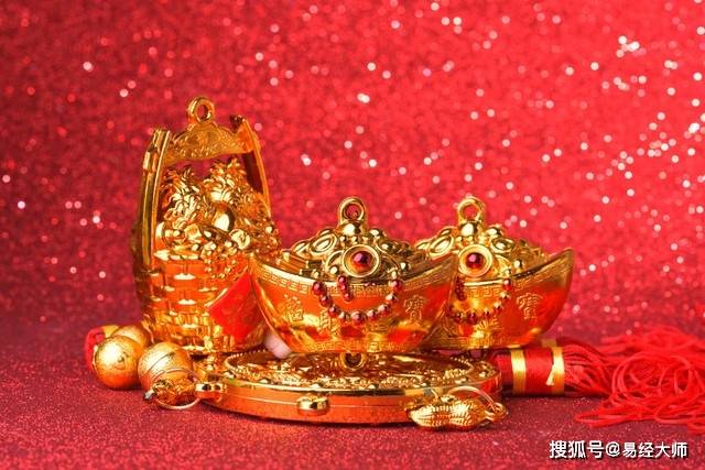 酉鸡送福，九月财神到，十月贵人来，十一月喜气盈门！
