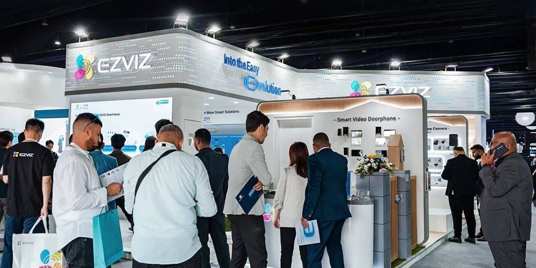 萤石亮相 GITEX Global 2024，AI+智能生活新科技闪耀迪拜