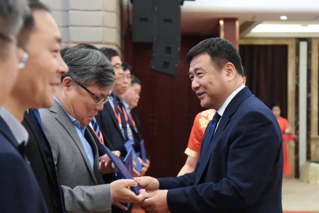 郑州市骨科医院成为主委单位，梅伟任名誉主委，王庆德任主委