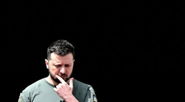 泽连斯基拼死一搏？乌克兰突然传来重磅消息，普京火速亮明态度