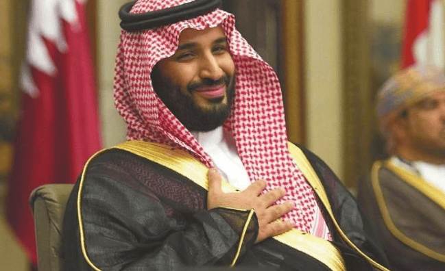 沙特王储缺席金砖，扭头现身欧盟峰会，普京高调接待1中东贵客