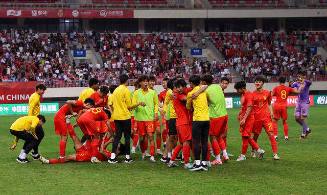 国足U19以6-0大胜蒙古，球迷批评留洋球员表现