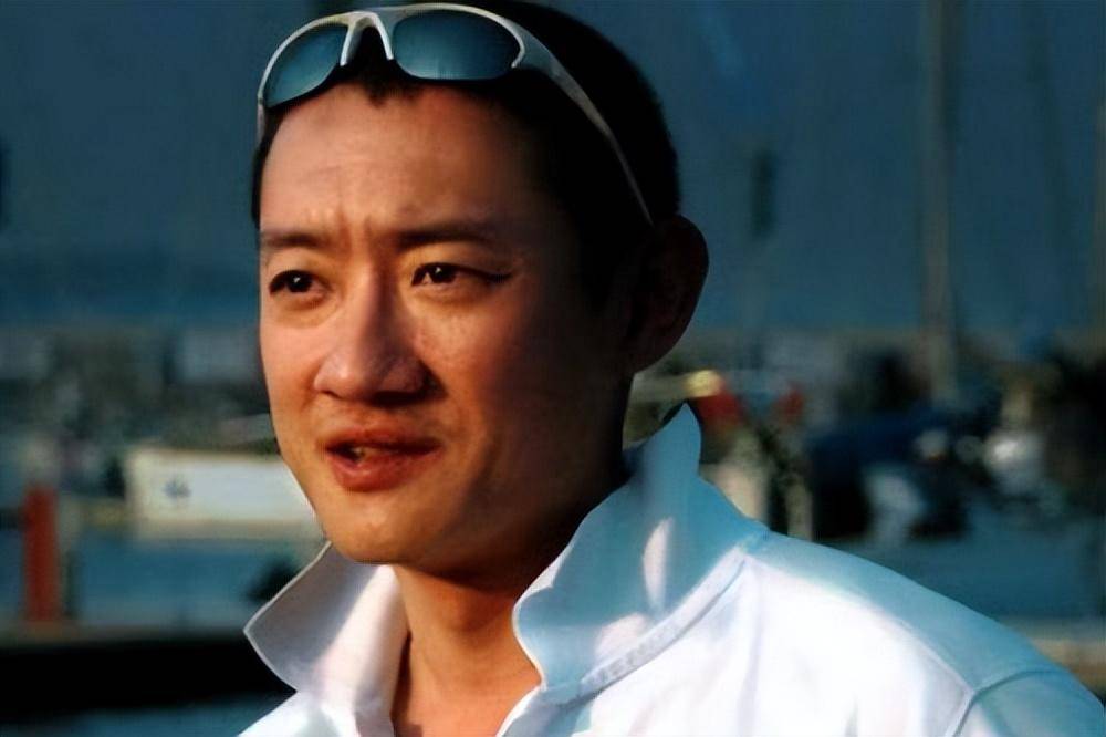 2009年李珏身穿婚纱下葬“情场浪子”汪雨：她穿婚纱最美(图2)