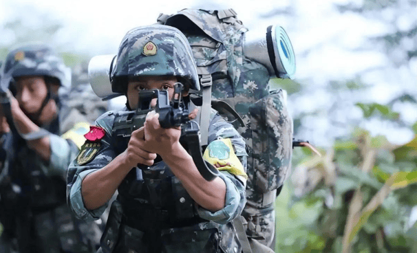 解放軍雷霆出擊，抵達(dá)當(dāng)晚，巴基斯坦全面出兵，“敵人”一個不留