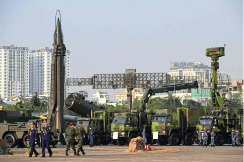 绕开美国武器，越南高层直奔中国兵器区，准备签巨额订单？