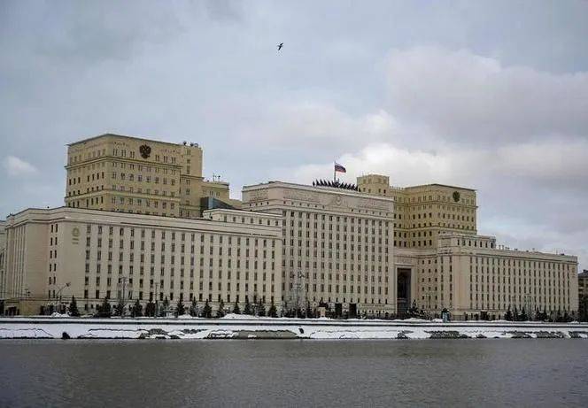 2025年俄乌迎来大结局？美宣布对乌援助后，乌克兰转头对华示好