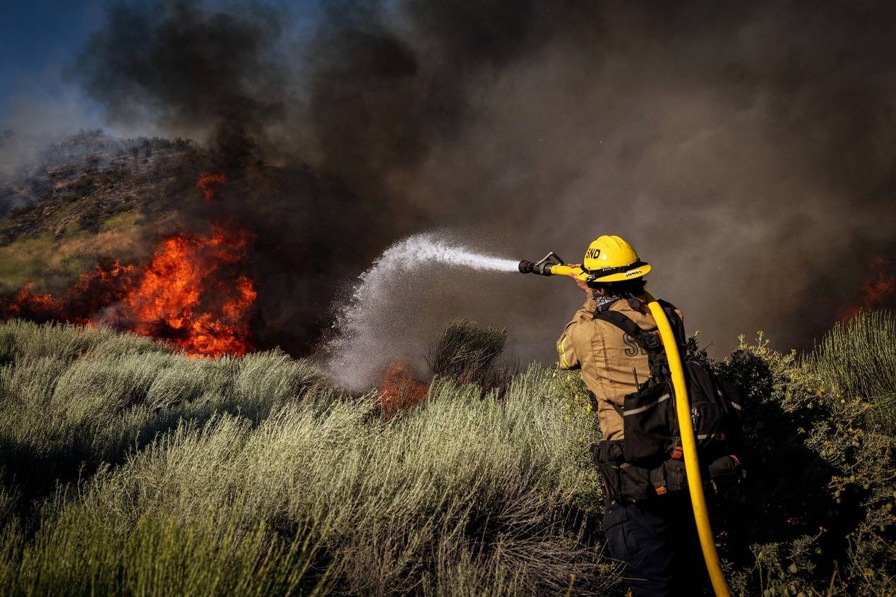 美国洛杉矶连续火灾!美媒披露“人祸”细节?连拜登也无能为力 美国洛杉矶连续火灾!美媒披露“人祸”细节?连拜登也无能为力