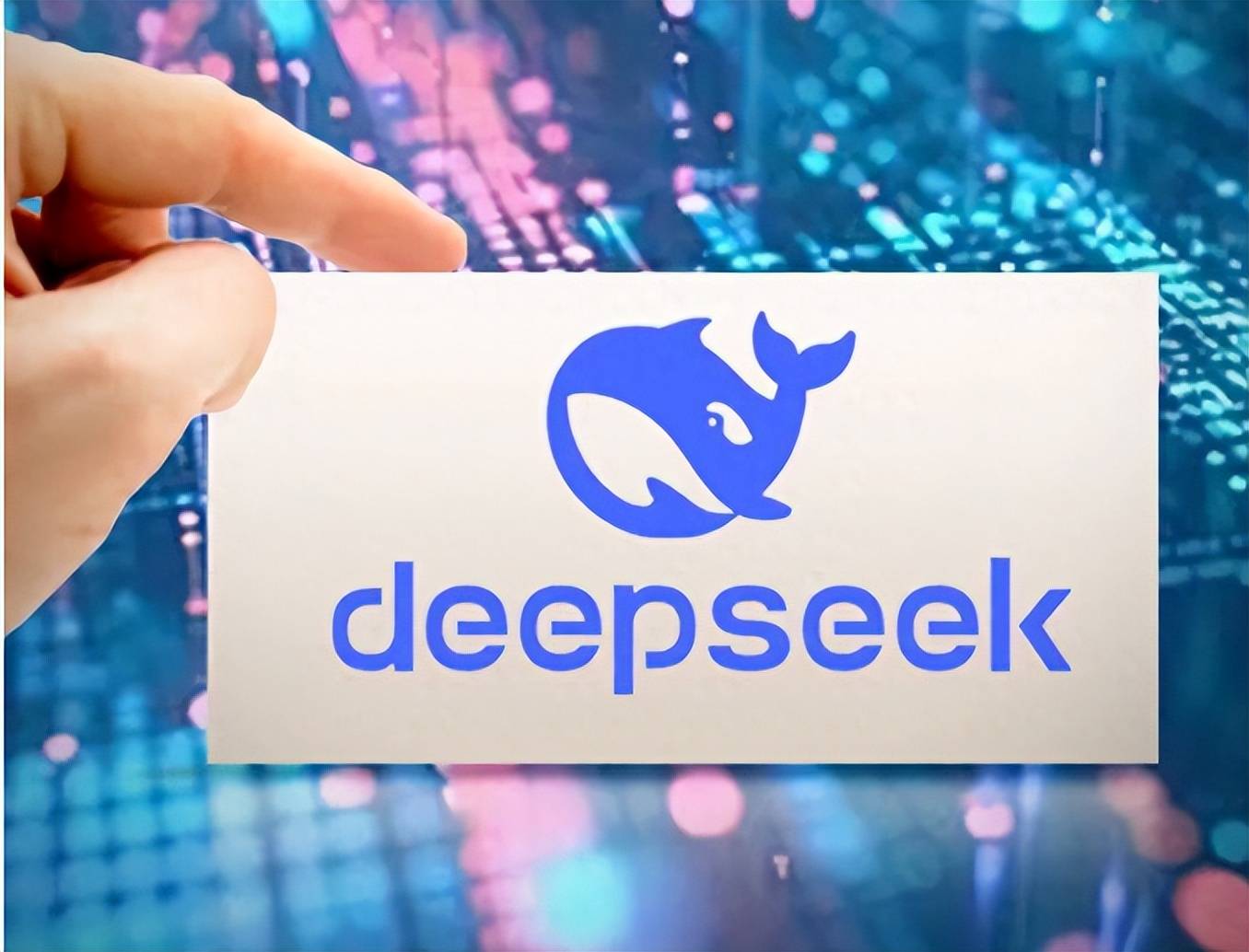 原创             成本不到50！美国华裔女院士成功复刻Deepseek，性能媲美顶级模型