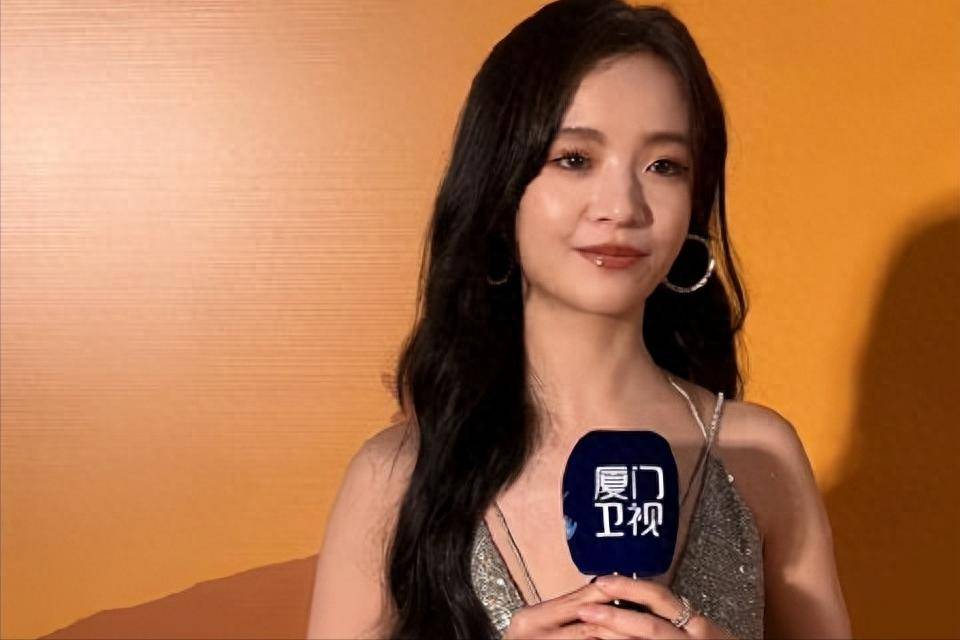 一场颁奖晚会戳穿了00后花旦的真实身份狐狸尾巴藏不住了2025/5/20娱乐吃瓜狐狸