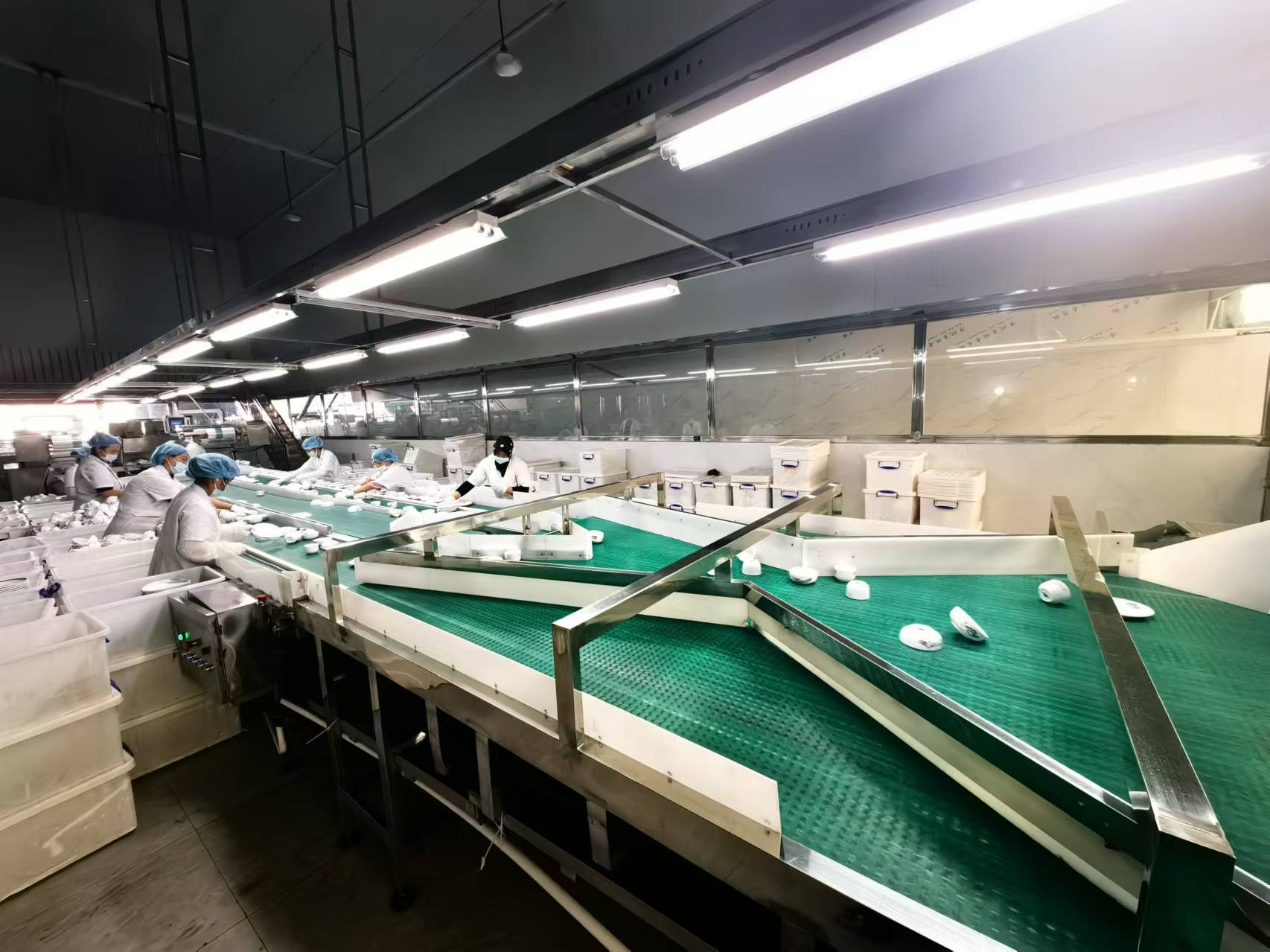 清洗5000套餐具怎么选择合适的流水线洗碗机？