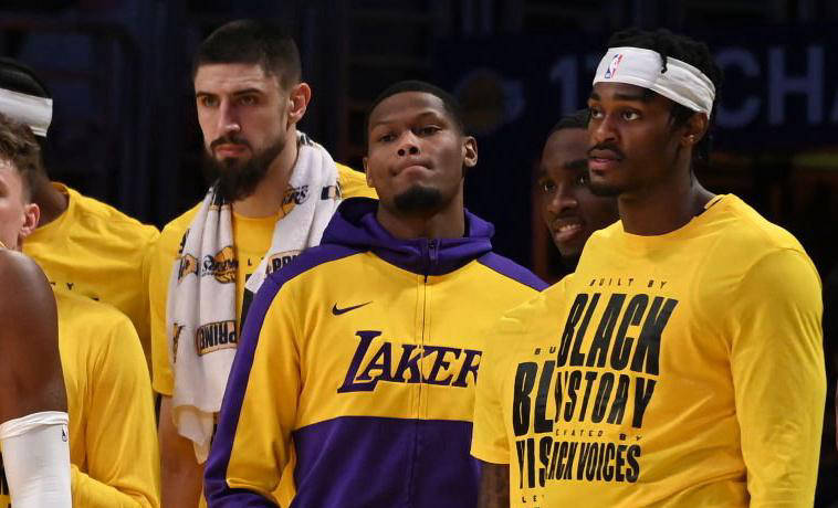 黄蜂计划在休赛期重新进行交易,湖人依然关注中锋位置!