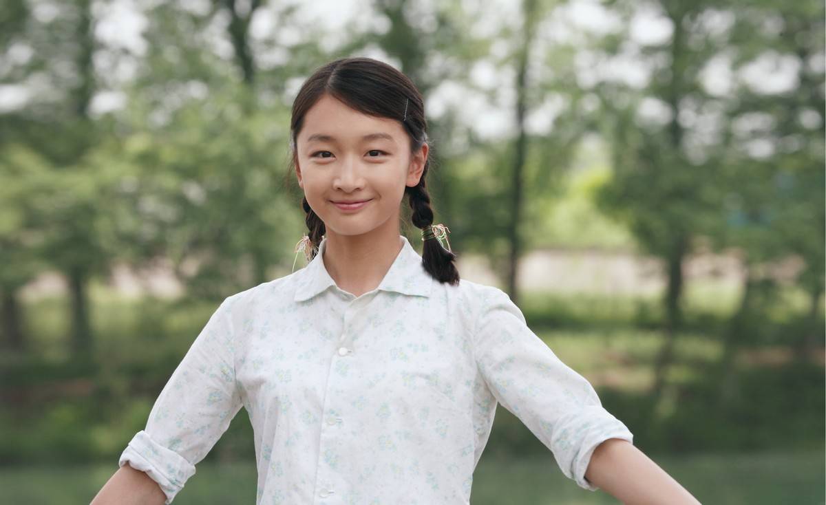 原创曾志伟一句“我潜过她”，揭开周冬雨的糜烂情史，被誉“交际花”