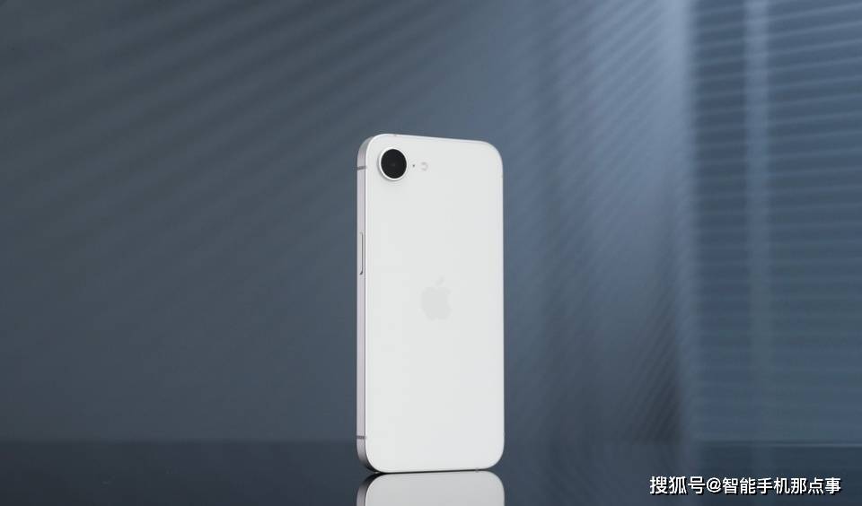 星空体育入口手机周报再次出炉：从三月登顶到四月洗牌市场格局逐渐动荡(图4)
