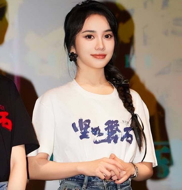 原创样貌气质不如周冬雨，林博洋成“谋女郎”，张艺谋“老眼昏花”了