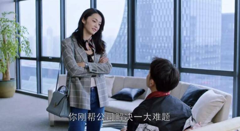 胡曼黎10万的包是“普通人标配”？国产剧百万包包让我怀疑人生(图28)