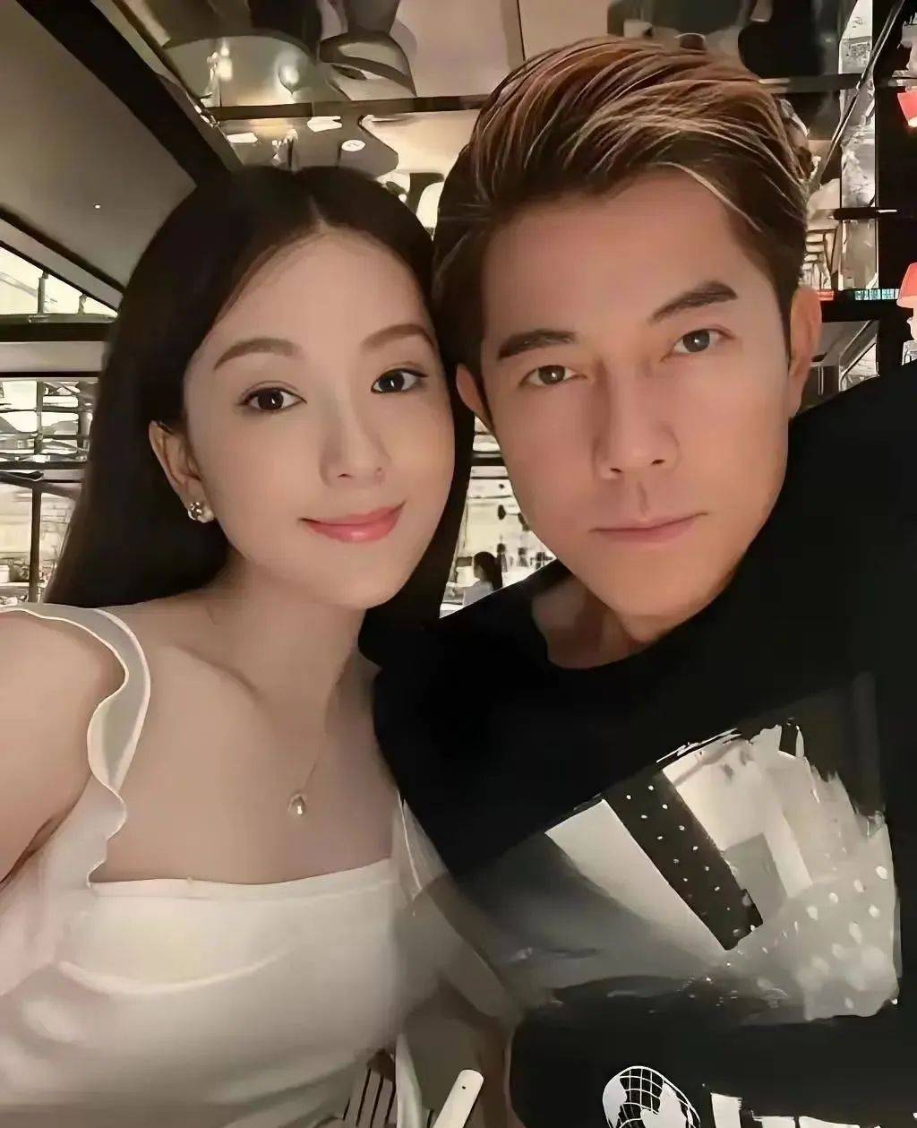 方媛睡衣照嫩如18岁 烧烤手艺惊呆网友：郭富城娶到宝了