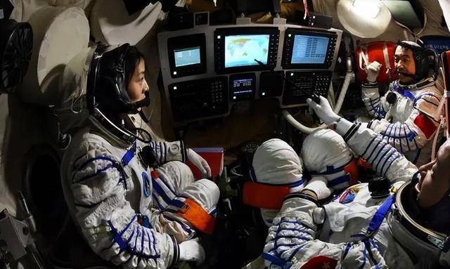 原创             女航天员飞往太空前，为什么要吃避孕药？这是为了防止发生什么？