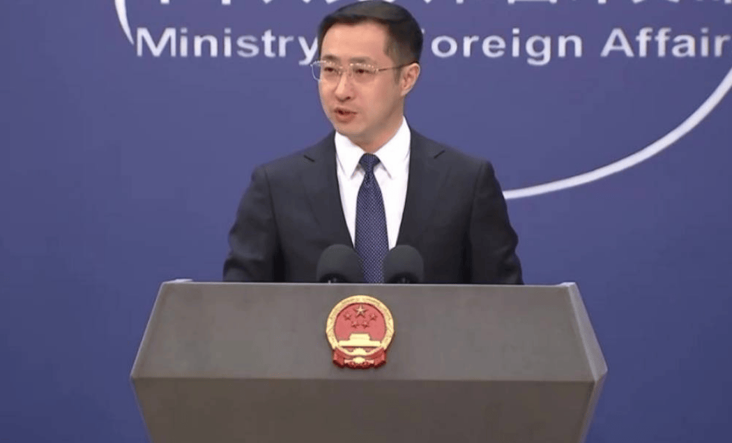 解放军参加俄阅兵，乌克兰视其为对俄支持，中方回应了三句话！