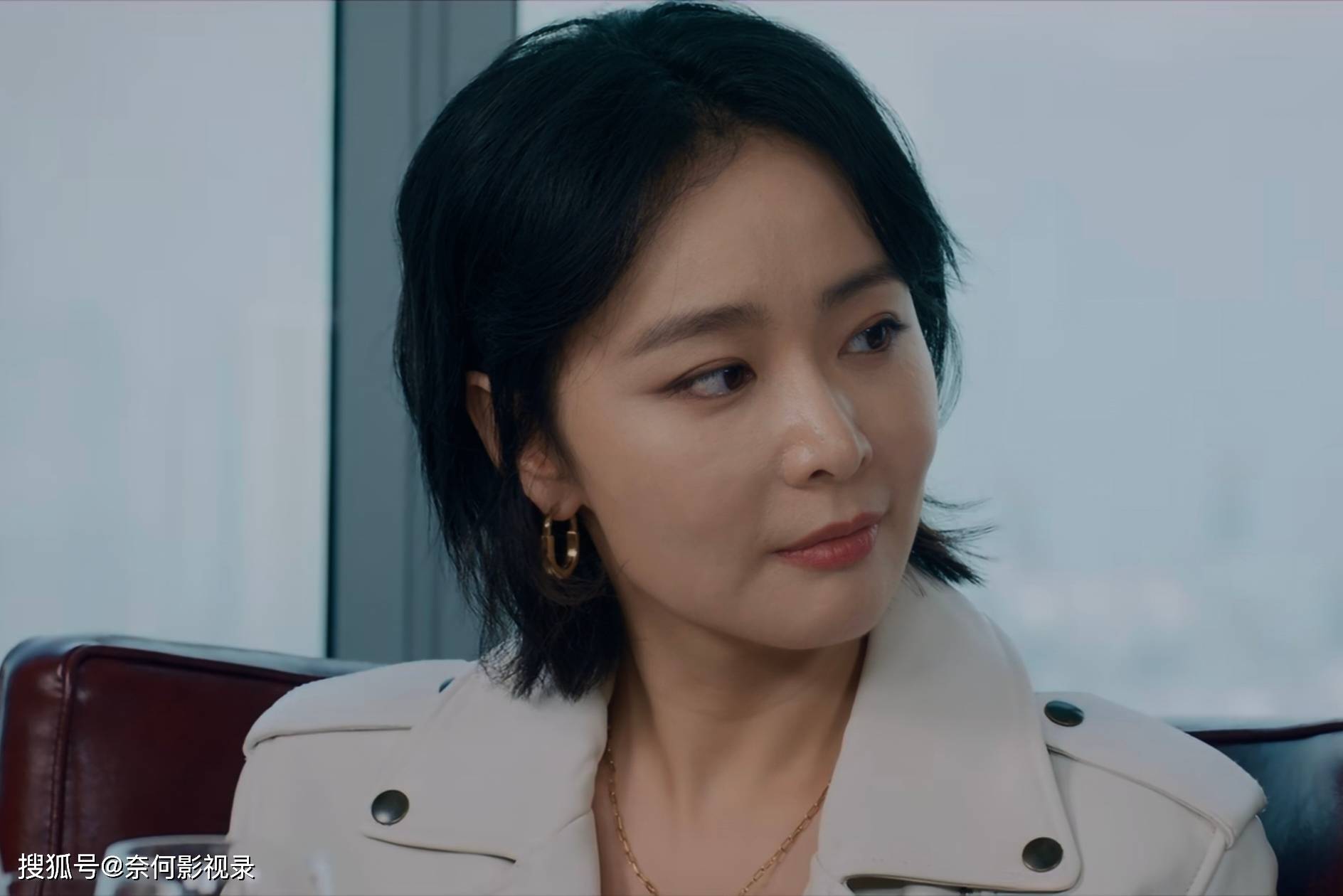 该剧是由高叶、陈妍希、袁弘领衔,万鹏特别主演的都市情感电视剧。编剧