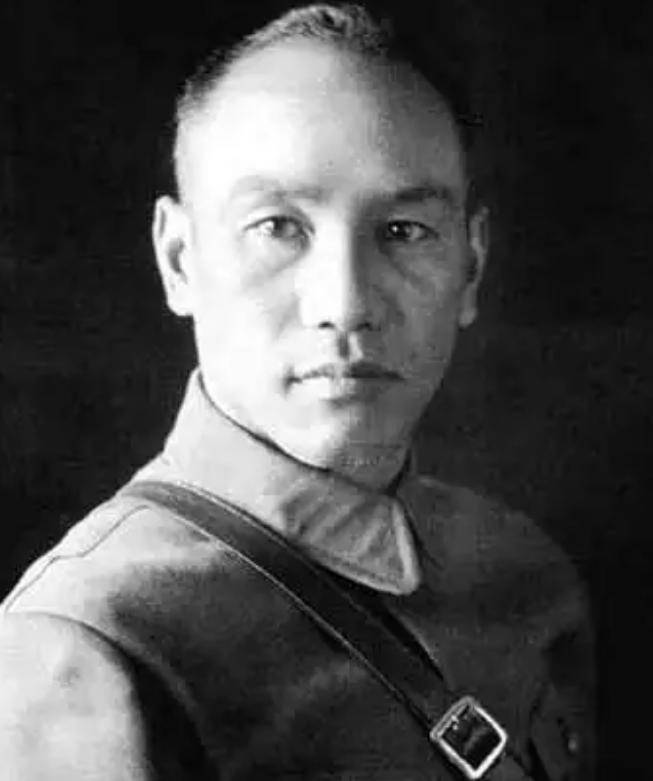 PG电子app1935年红军飞夺泸定桥敌人为何不将铁索炸断？刘文辉：我才不傻(图12)