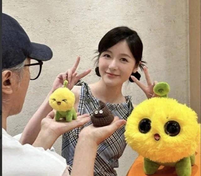 周星驰遗嘱疑曝光, 徐娇或成财产继承人, 张柏芝三胎话题引热议