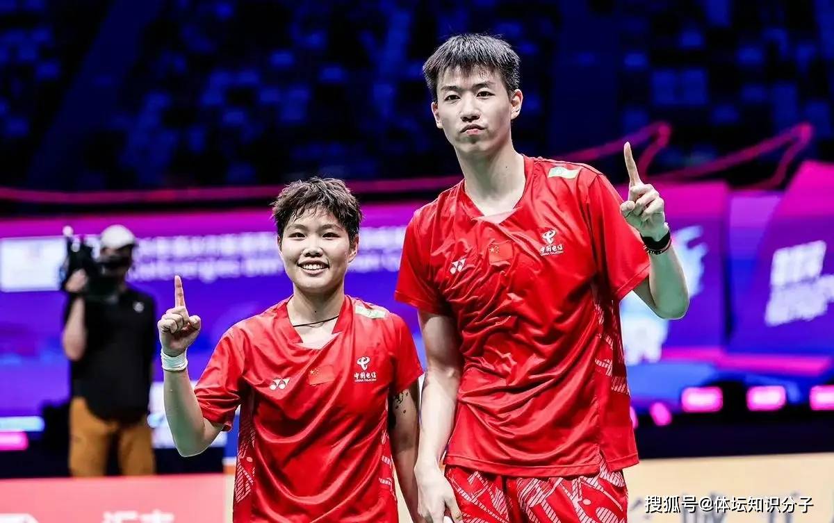 2比0！狂轰21比7！国羽凤凰组合火力全开，雅思组合接班人崛起了