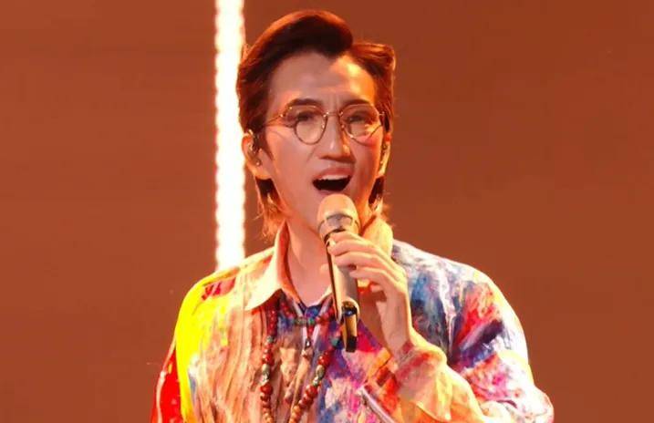 《歌手2025》首播遭差评！全员被吐槽难听，单依纯第一日本歌手淘汰